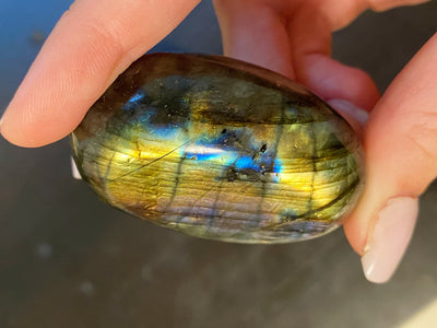 Labradorite Palmstone